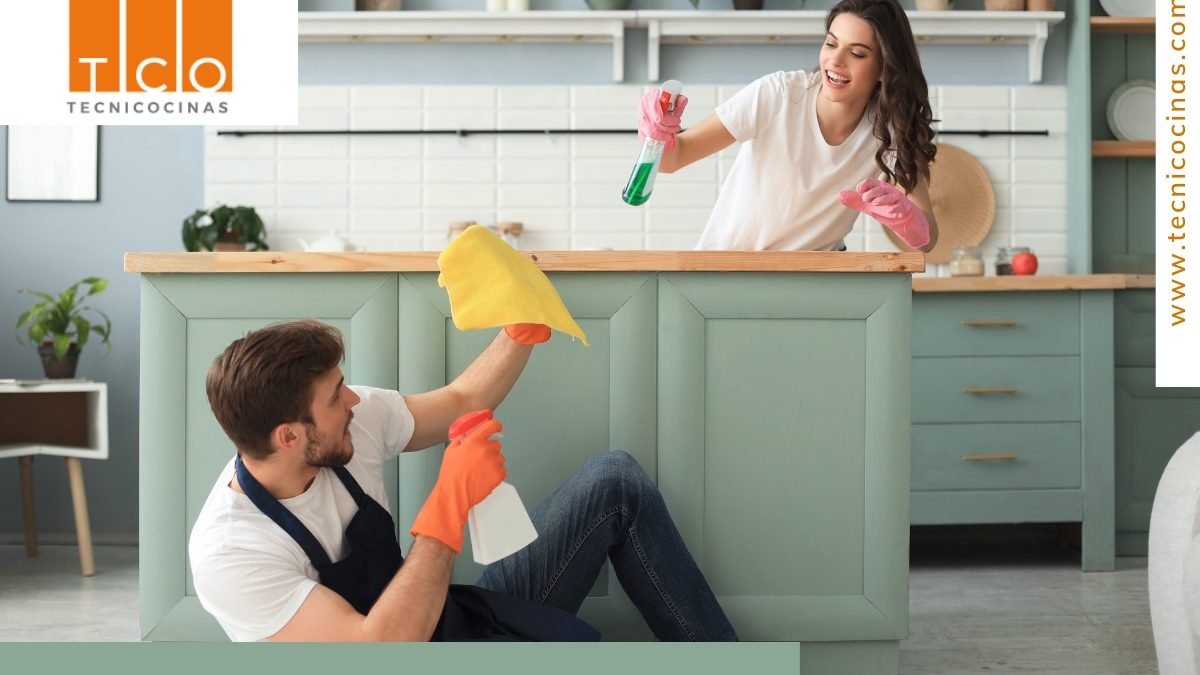 6 productos fundamentales en la limpieza del hogar - Fábrica de