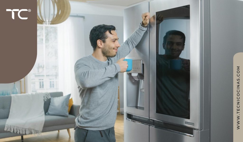 Uso cotidiano de una nevera inteligente
